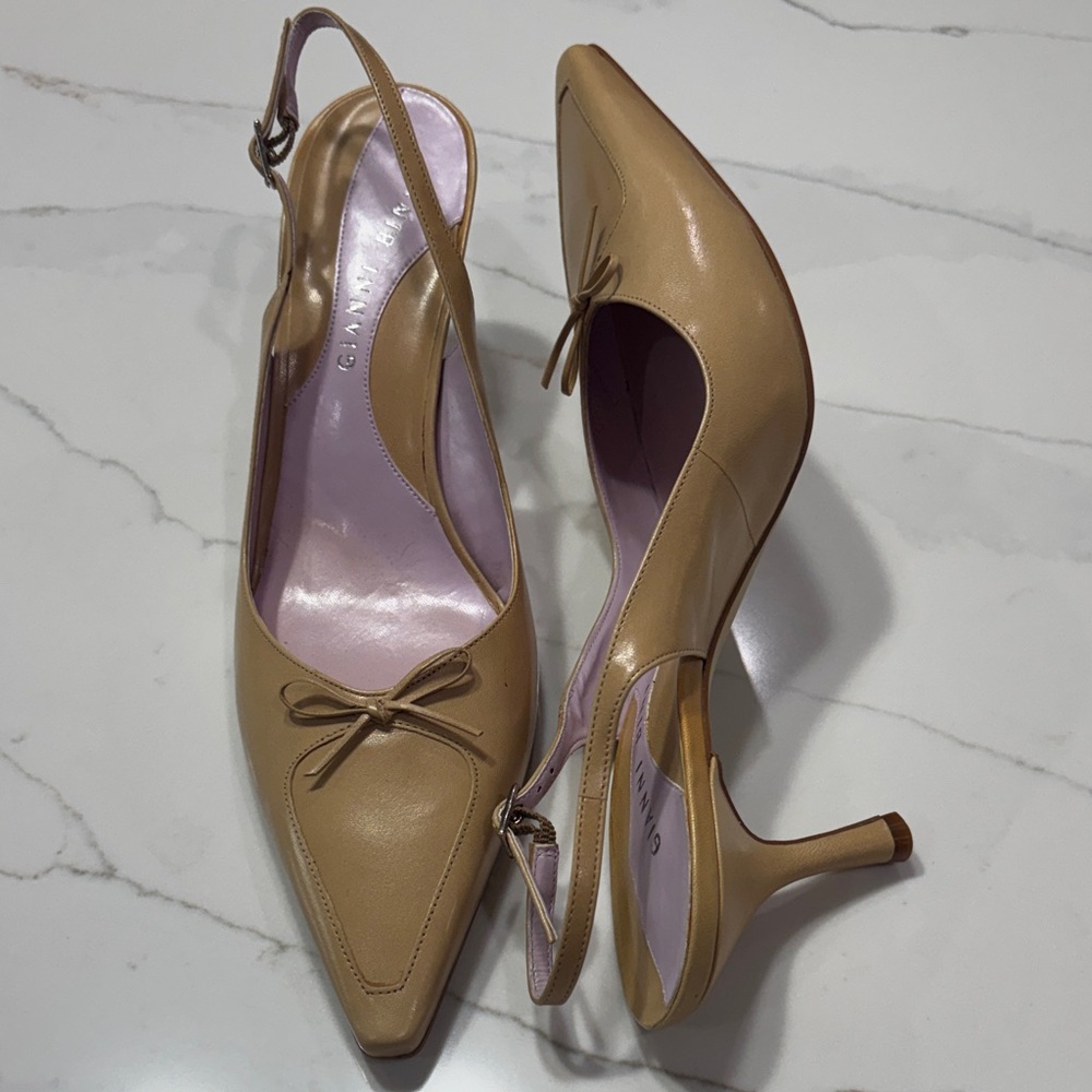 Gianni Bini Tan Pointed-Toe Slingback Heels with Bow